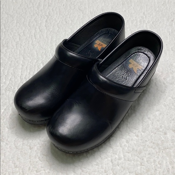 Black Dansko Clogs Size 38/8 - Picture 2 of 9